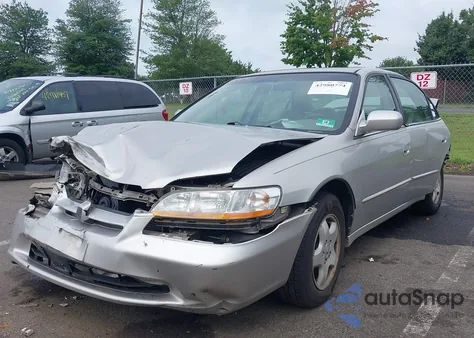 1998 Honda Accord Ex V6 из США, поврежденный, VIN 1HGCG1659WA073339